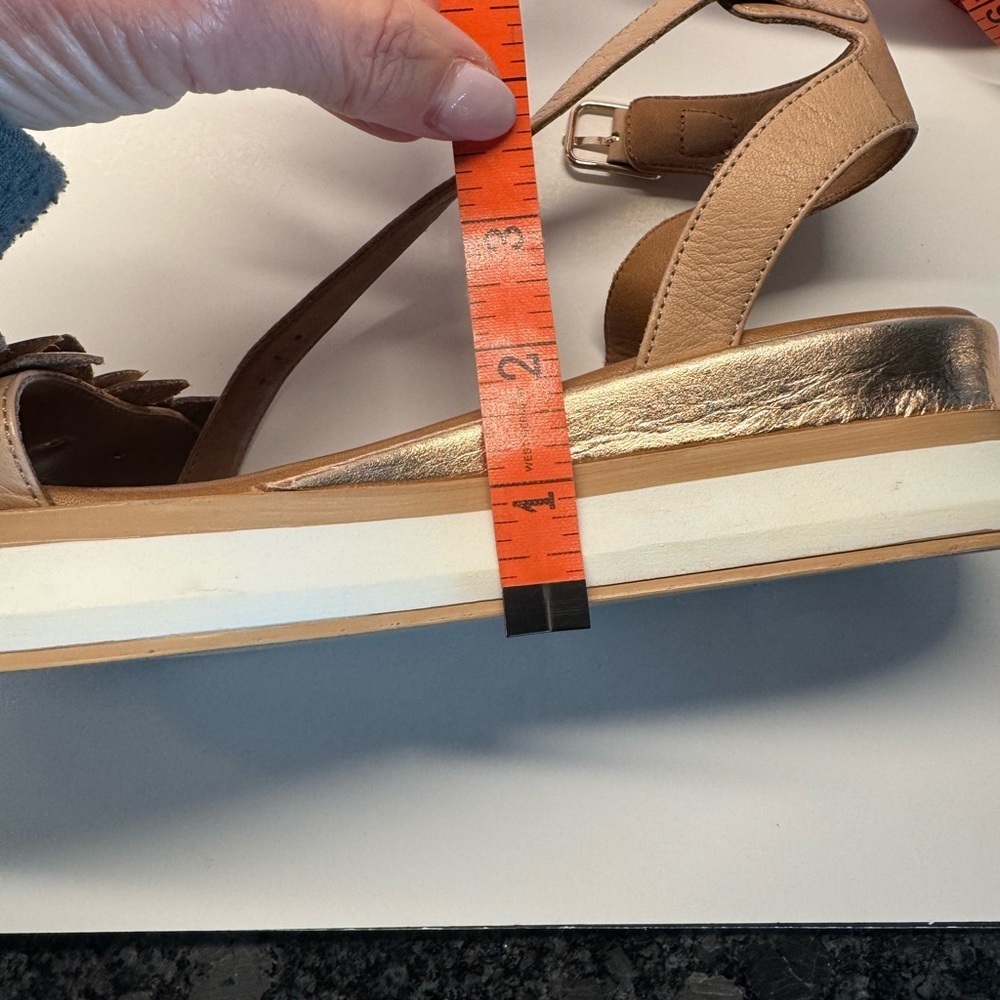NWOT Inuovo gold platform comfort sandals size EU 39 US 8.5 - Picture 10 of 11